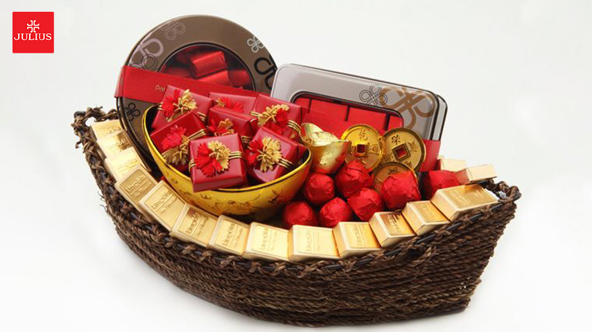 Chinese New Year gifts for your lover’s family