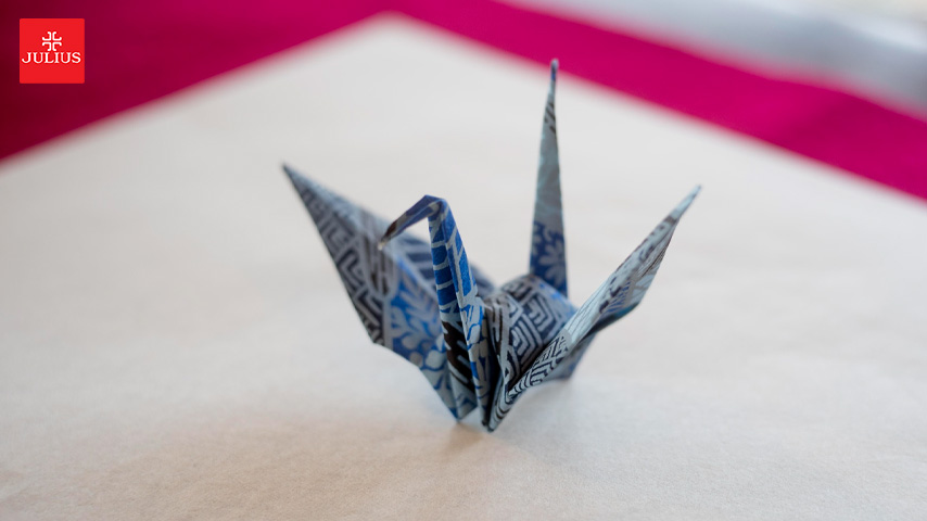 Making your own paper cranes of love