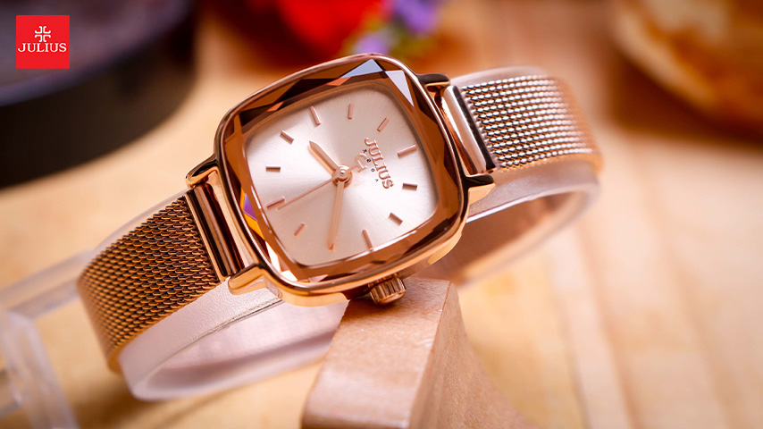 gorgeous women’s wristwatch